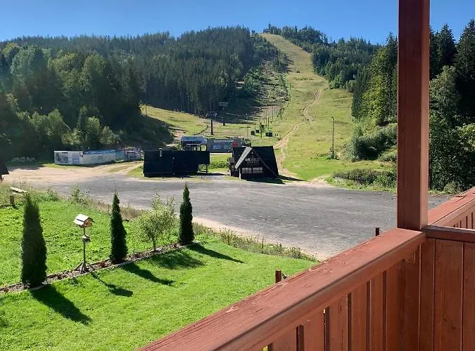 U Sjezdovky Tanvaldsky Spicak Ii. S Garazi Albrechtice v Jizerskych horach